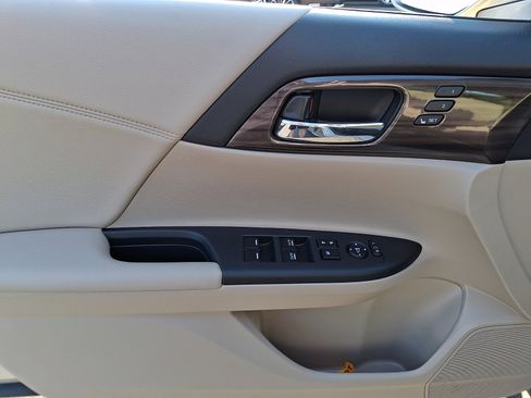 Used 2017 Honda Accord EX-L image 13