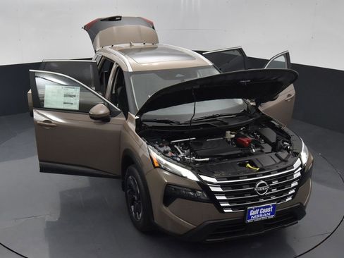 Certified 2025 Nissan Rogue SV w/ SV Premium Package image 39