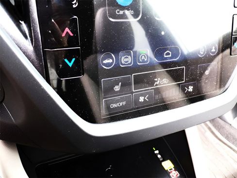 Used 2025 Subaru Forester Premium image 21