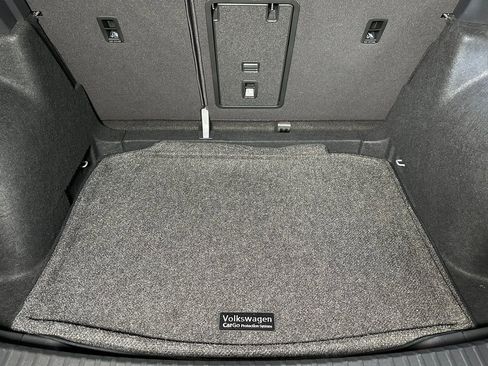 Used 2024 Volkswagen Taos SE w/ MDO Package image 21