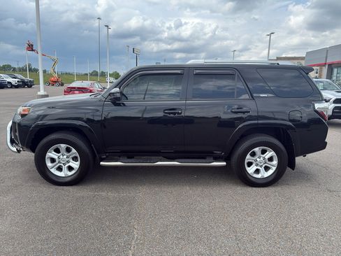 Used 2016 Toyota 4Runner SR5 AWD/4WD image 8