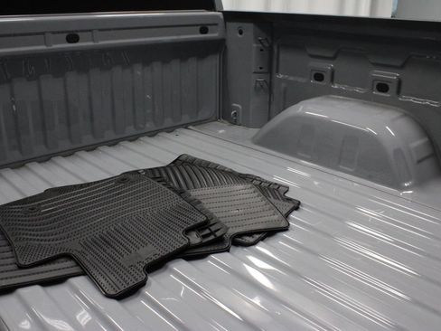 Used 2024 Chevrolet Silverado 1500 LT AWD/4WD image 17