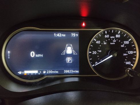 Used 2024 Nissan Versa SV FWD image 23