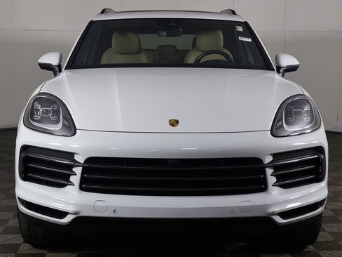 Used 2023 Porsche Cayenne Platinum Edition image 13