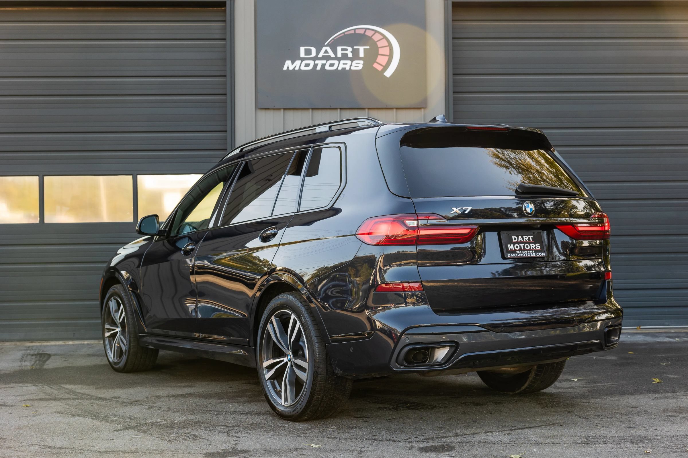 Used 2022 BMW X7 xDrive40i w/ M Sport Package AWD/4WD image 5