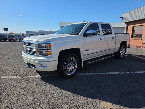 Used 2015 Chevrolet Silverado 1500 High Country w/ High Country Premium Package image 3
