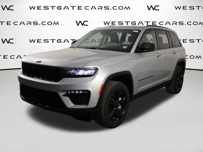 Used 2023 Jeep Grand Cherokee Limited w/ Black Appearance Package