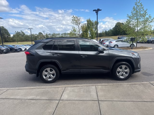 Used 2021 Toyota RAV4 XLE FWD image 6