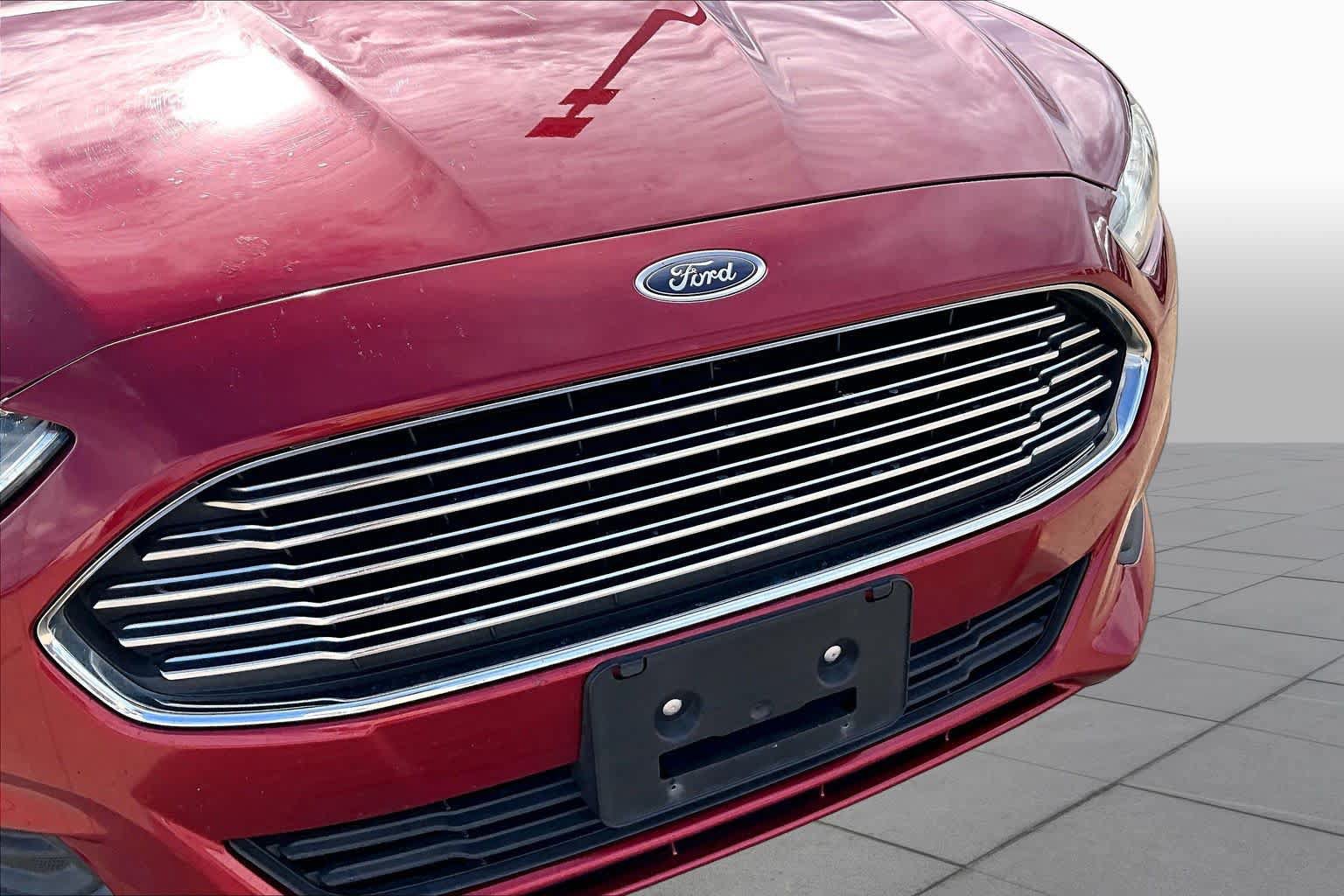 Used 2016 Ford Fusion SE FWD image 30
