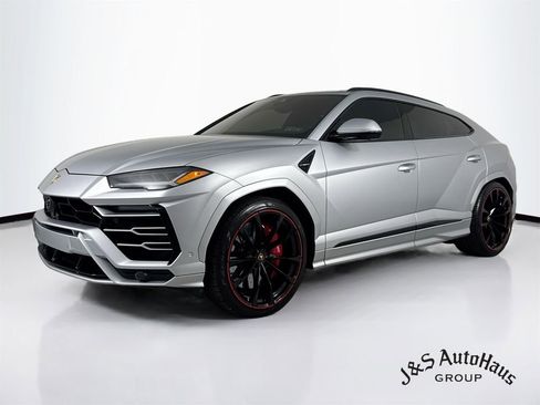 Used 2021 Lamborghini Urus AWD/4WD image 3