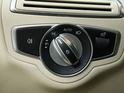 Used 2021 Mercedes-Benz C 300 4MATIC Sedan w/ Premium Package image 9