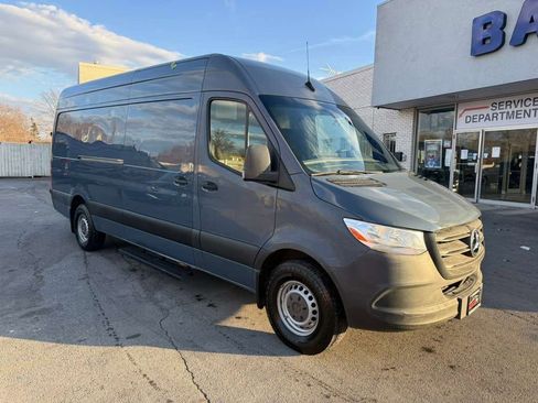 Used 2019 Mercedes-Benz Sprinter 170 image 3