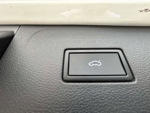 Used 2024 Volkswagen Atlas SE FWD image 18