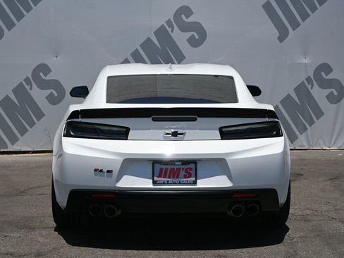 Used 2017 Chevrolet Camaro SS RWD image 6