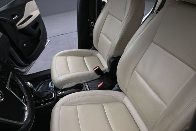 Used 2019 Buick Encore Essence FWD image 14