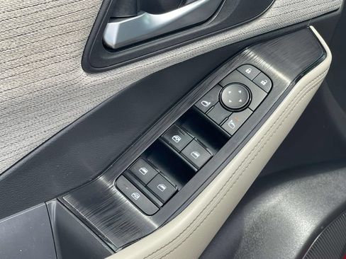 Used 2022 Nissan Rogue SV FWD image 35