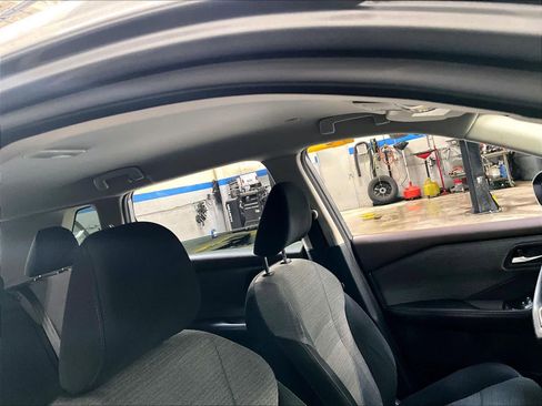 Used 2023 Nissan Rogue SV image 22