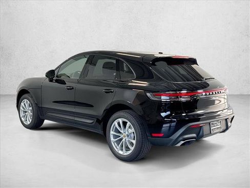 Certified 2026 Porsche Macan AWD/4WD image 3