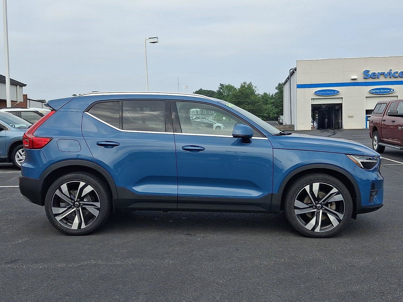 Used 2023 Volvo XC40 B5 Ultimate w/ Protection Package Premier AWD/4WD image 7