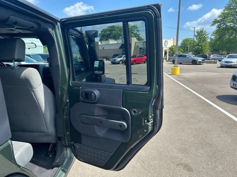 Used 2008 Jeep Wrangler Unlimited X AWD/4WD image 18