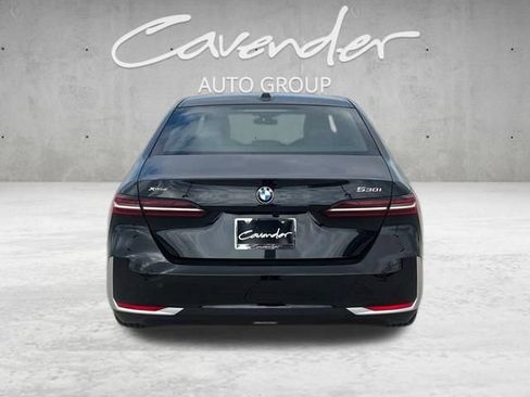 Used 2026 BMW 530i xDrive AWD/4WD image 4