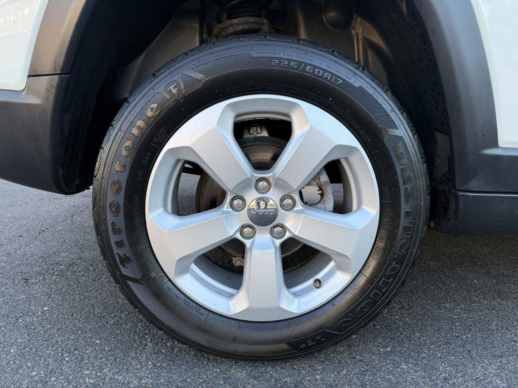 Used 2018 Jeep Compass Latitude w/ Popular Equipment Group AWD/4WD image 38