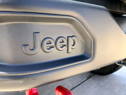 Used 2017 Jeep Wrangler Unlimited Rubicon AWD/4WD image 10