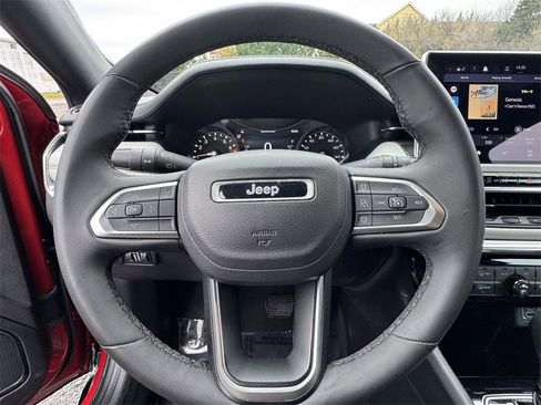 Used 2024 Jeep Compass Limited image 17