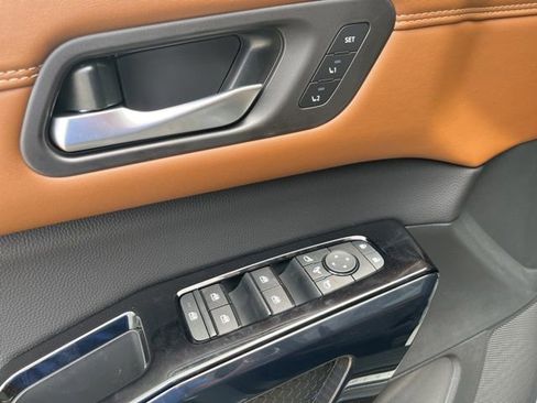 New 2026 Nissan Pathfinder Platinum FWD image 11