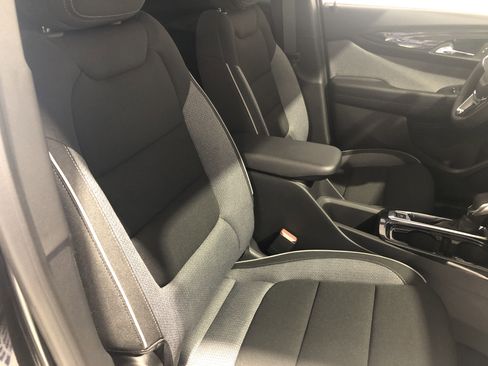 New 2025 Chevrolet TrailBlazer LT w/ Convenience Package image 11