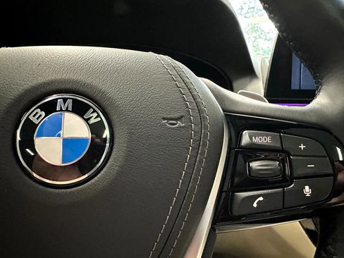 Used 2018 BMW 530i w/ Premium Package image 37