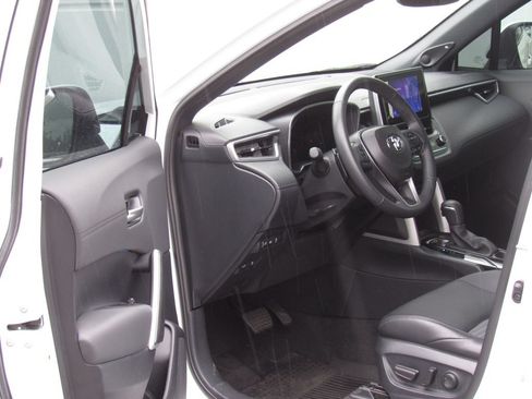 Used 2024 Toyota Corolla Cross AWD Hybrid w/ Convenience Package image 10