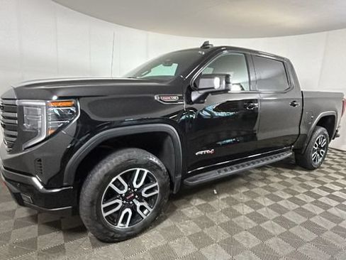 Used 2024 GMC Sierra 1500 AT4 w/ Technology Package AWD/4WD image 6