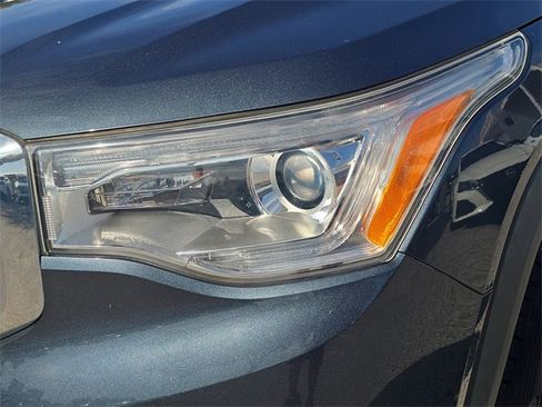 Used 2019 GMC Acadia SLT image 10