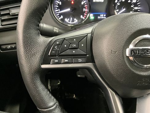 Used 2019 Nissan Rogue SL w/ Premium Package image 15