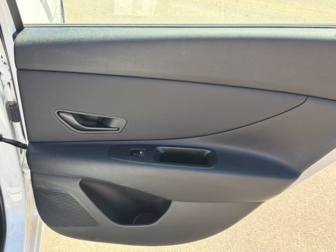 Certified 2025 Hyundai Elantra Sport FWD image 16