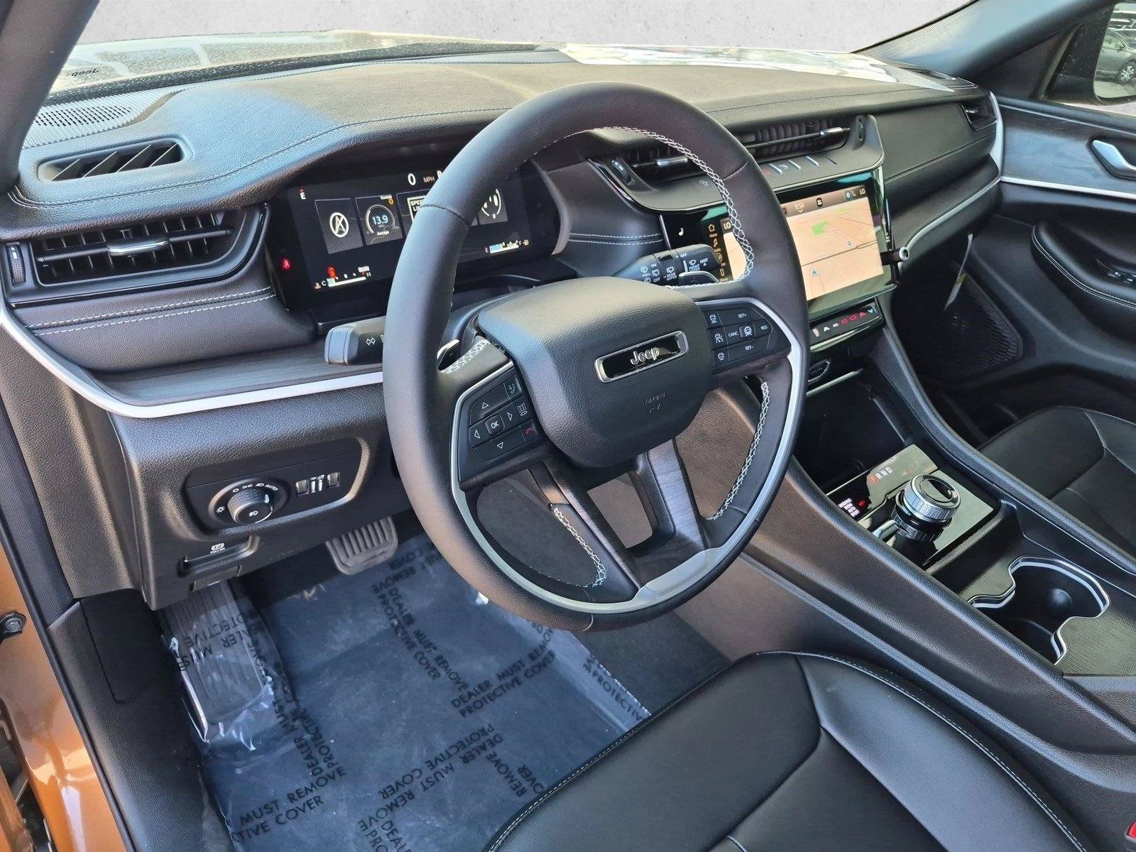 New 2026 Jeep Grand Cherokee Limited w/ Limited Altitude Package AWD/4WD image 3