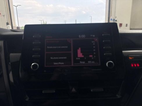 Used 2022 Toyota Camry SE FWD image 33