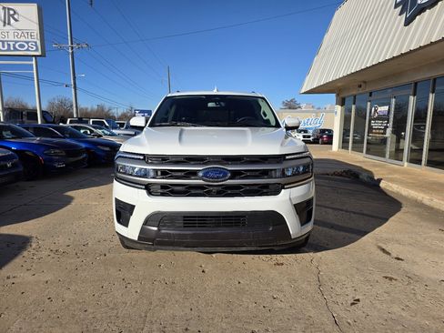 Used 2024 Ford Expedition Max XLT image 2