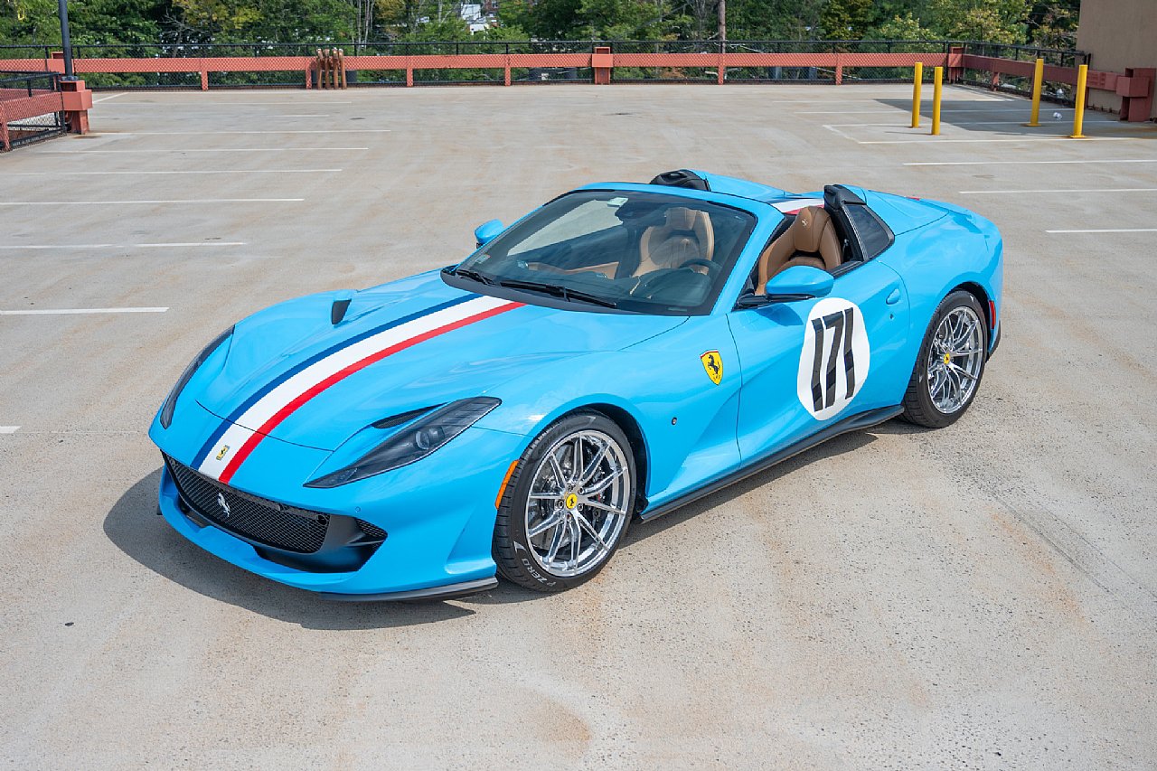 Used 2022 Ferrari 812 GTS RWD image 8