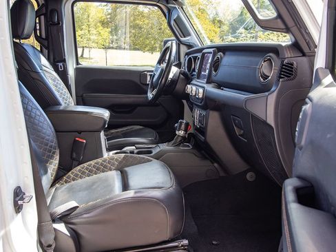 Used 2020 Jeep Wrangler Unlimited Sahara AWD/4WD image 19