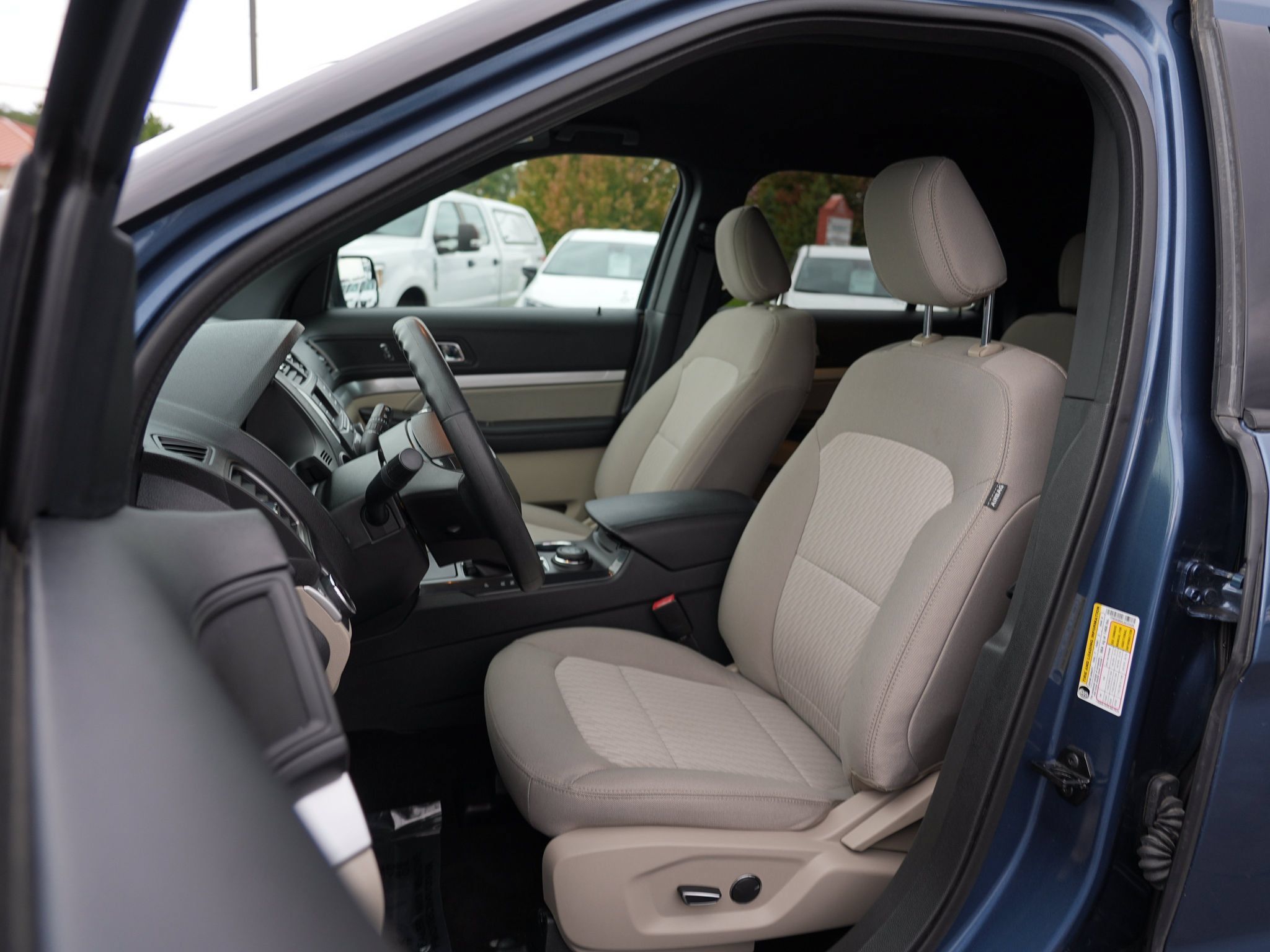 Used 2018 Ford Explorer 4WD image 12