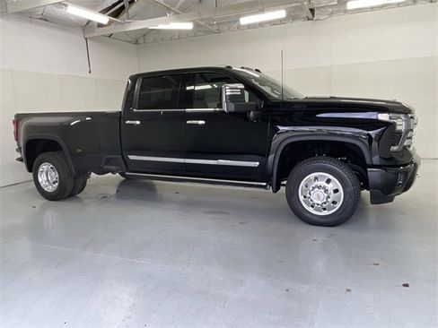 New 2026 Chevrolet Silverado 3500 High Country w/ High Country Premium Package image 12