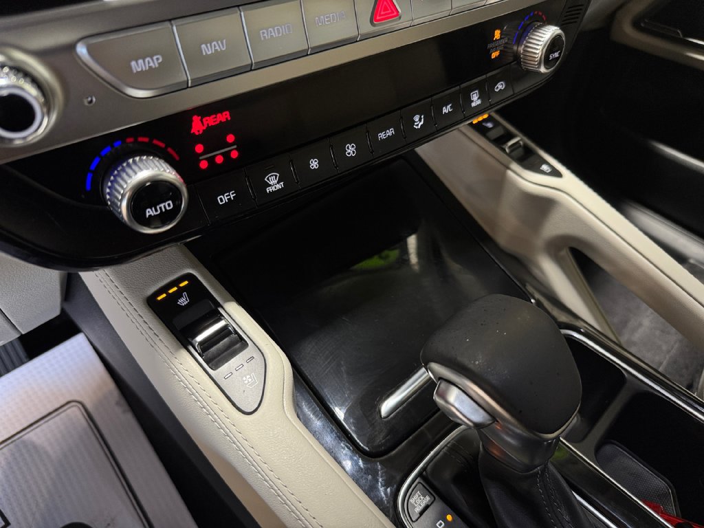 Certified 2024 Kia Telluride EX w/ EX Captain's Chair Package FWD image 30