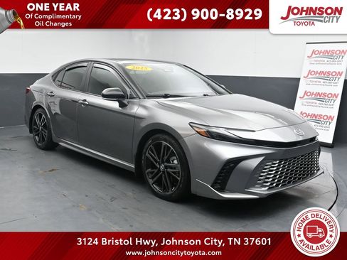 Used 2025 Toyota Camry XSE image 1