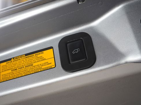 Used 2013 Toyota Sienna XLE w/ Entertainment Pkg image 20