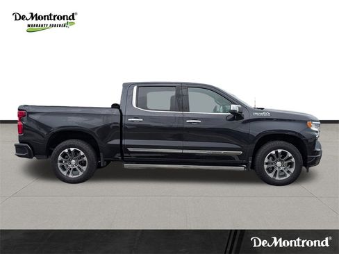 Used 2022 Chevrolet Silverado 1500 High Country w/ Z71 Off-Road Package image 4