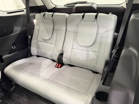 Used 2025 Ford Explorer Platinum w/ Ultimate Package image 21