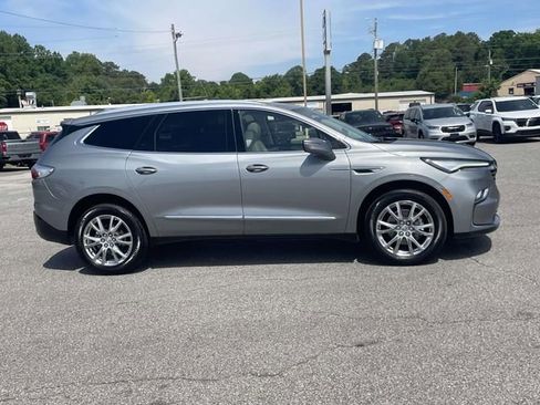 Used 2023 Buick Enclave Essence w/ Experience Buick Package AWD/4WD image 2