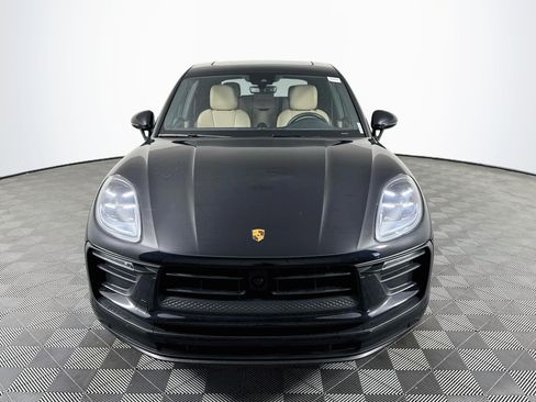 Used 2023 Porsche Macan AWD/4WD image 2